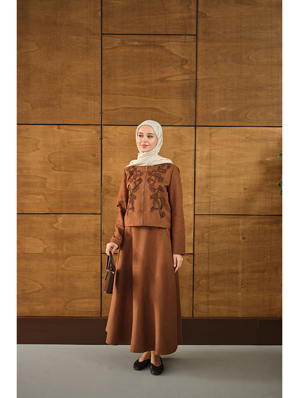 Kadın Nakışlı Nubuk Detay Takım Kahverengi