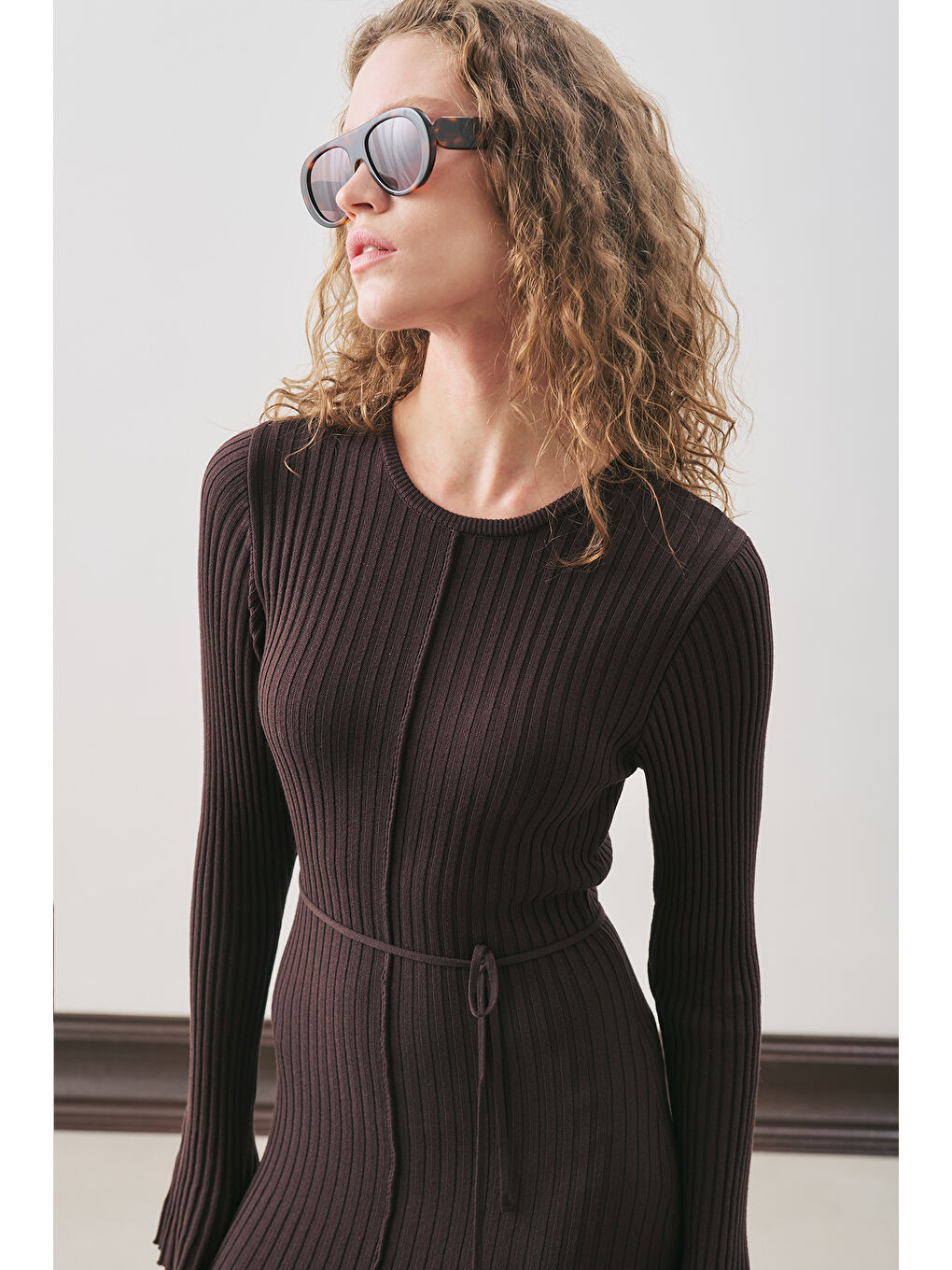 Kloş Etekli Lastik Örgü Elbise Kahverengi-3