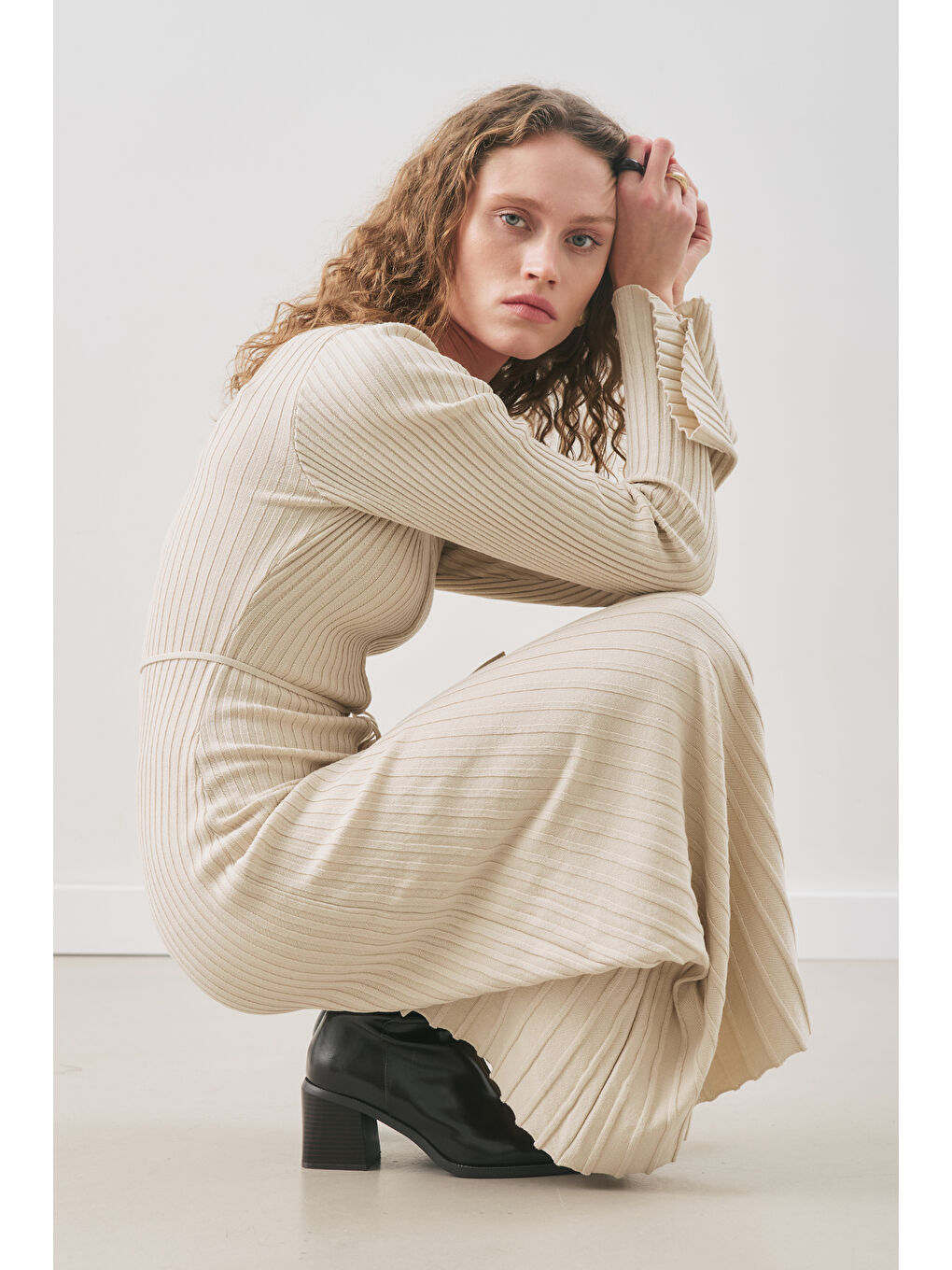 Kloş Etekli Lastik Örgü Elbise Bej-1