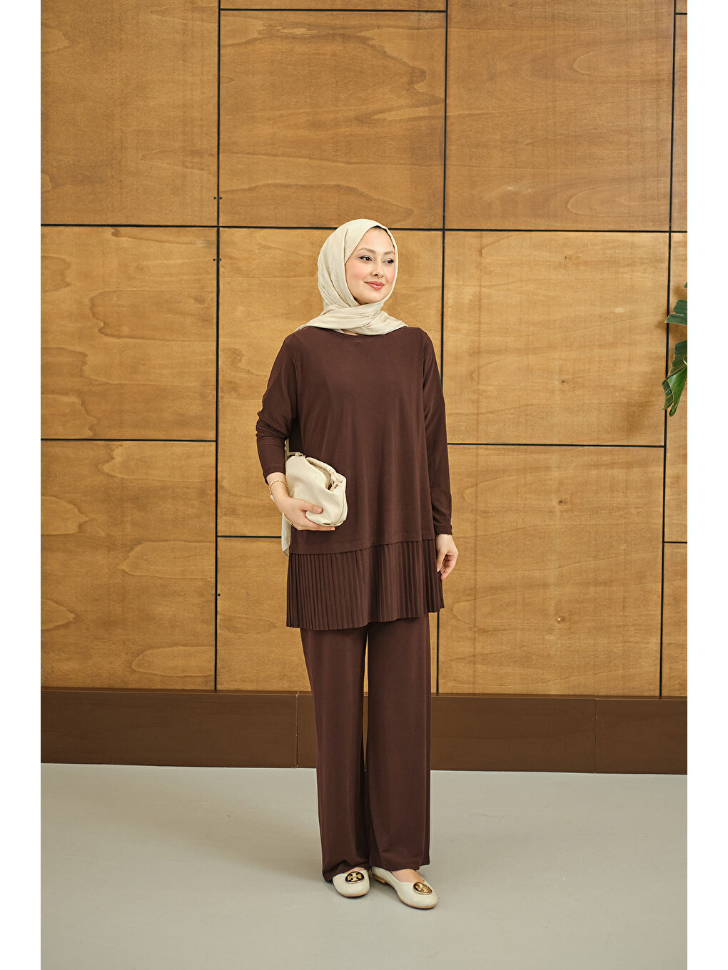 Kahverengi Kadın Alt Piliseli Bisiklet Yaka Takım Acı Kahve