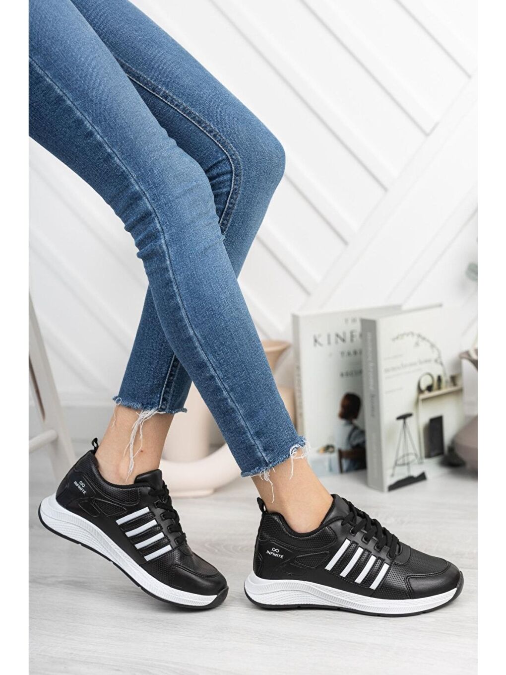 Siyah Kadın Spor Ayakkabı-1