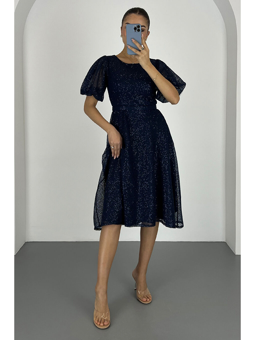 Kadın Lacivert Kemerli Pul Payetli Midi Abiye Elbise