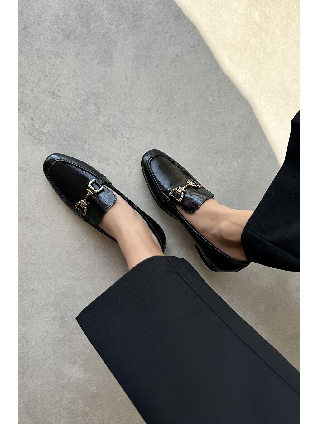 Lena Kadın Toka Detay Kırışık Deri Babet Siyah