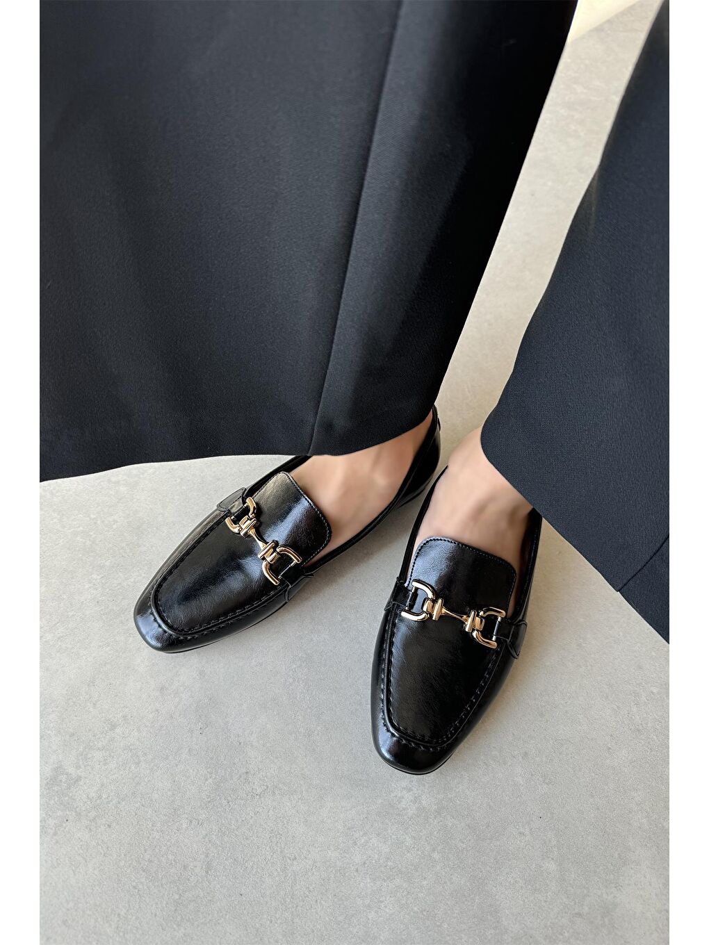 Lena Kadın Toka Detay Kırışık Deri Babet Siyah-2