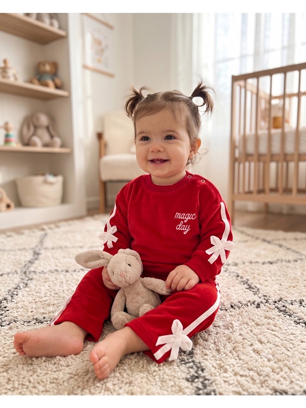 Kırmızı Kız Bebek Mevimlik Fiyonk Detaylı Nakışlı Mevsimlik Takım-1