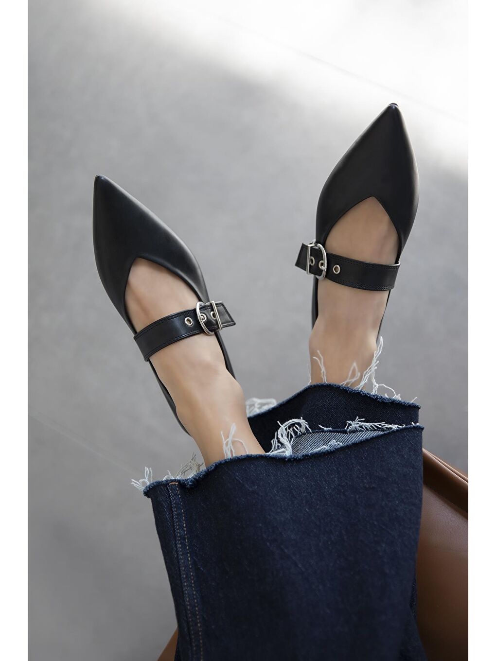 Bruno Kadın Kemer Detay Deri Babet Siyah