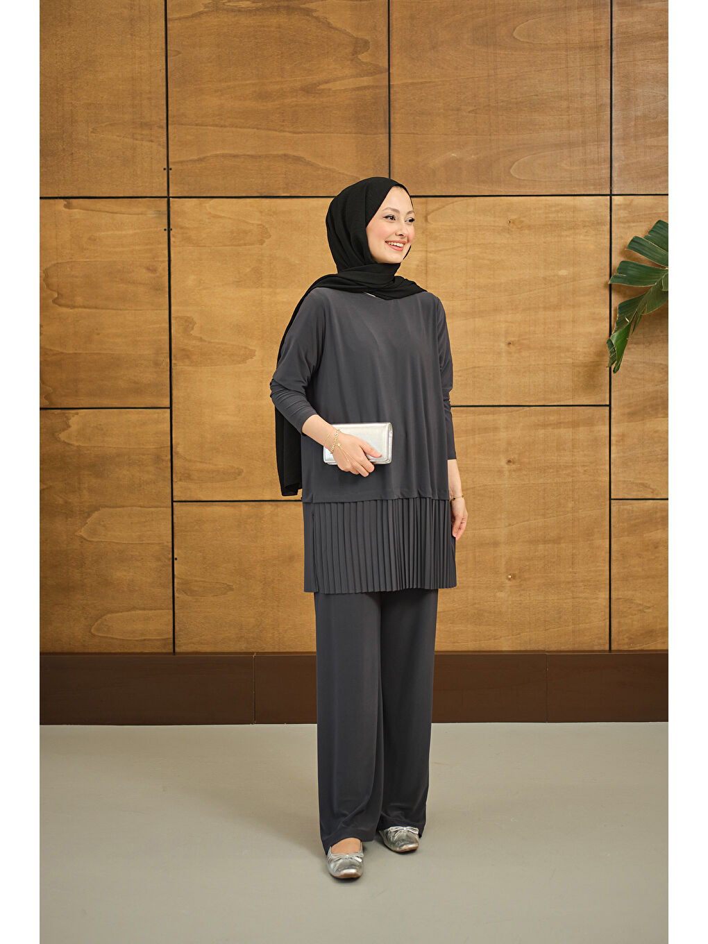 Kadın Alt Piliseli Bisiklet Yaka Takım Gri