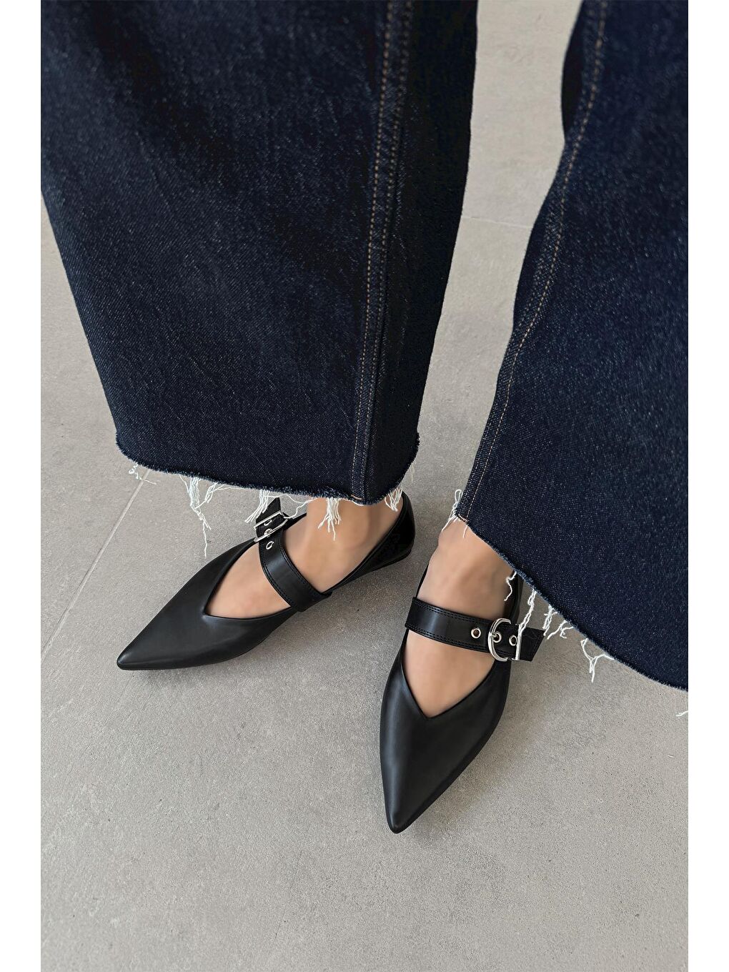 Bruno Kadın Kemer Detay Deri Babet Siyah-1