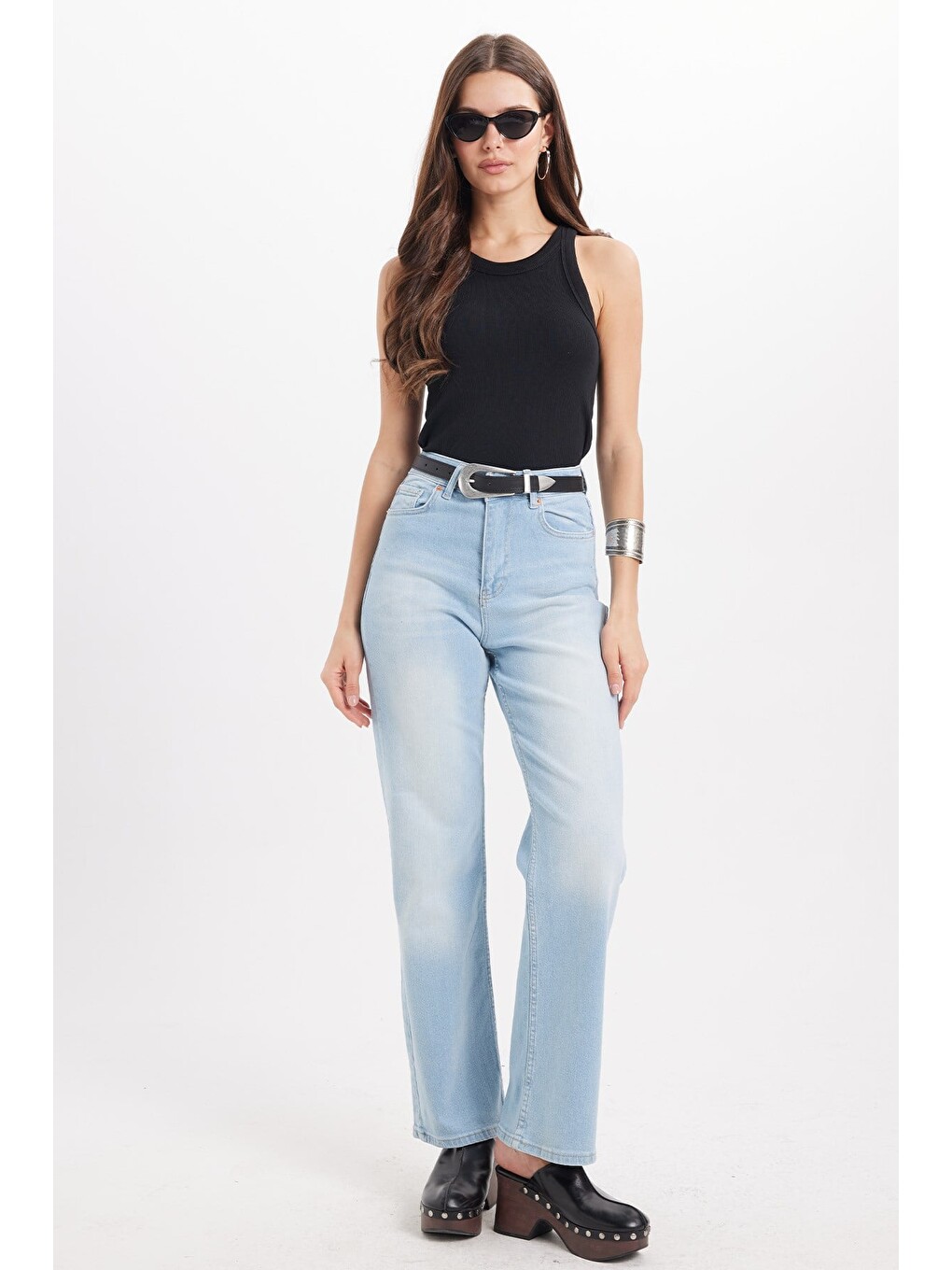 Kadın Slim Fit Dar Kesim Pamuklu Askılı Bisiklet Yaka Siyah Crop Atlet-1