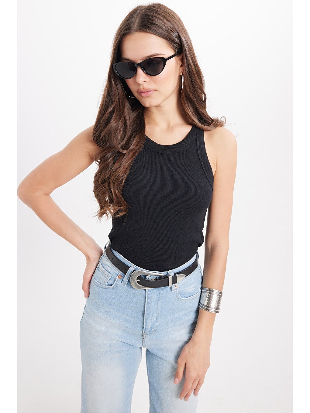 Kadın Slim Fit Dar Kesim Pamuklu Askılı Bisiklet Yaka Siyah Crop Atlet-2