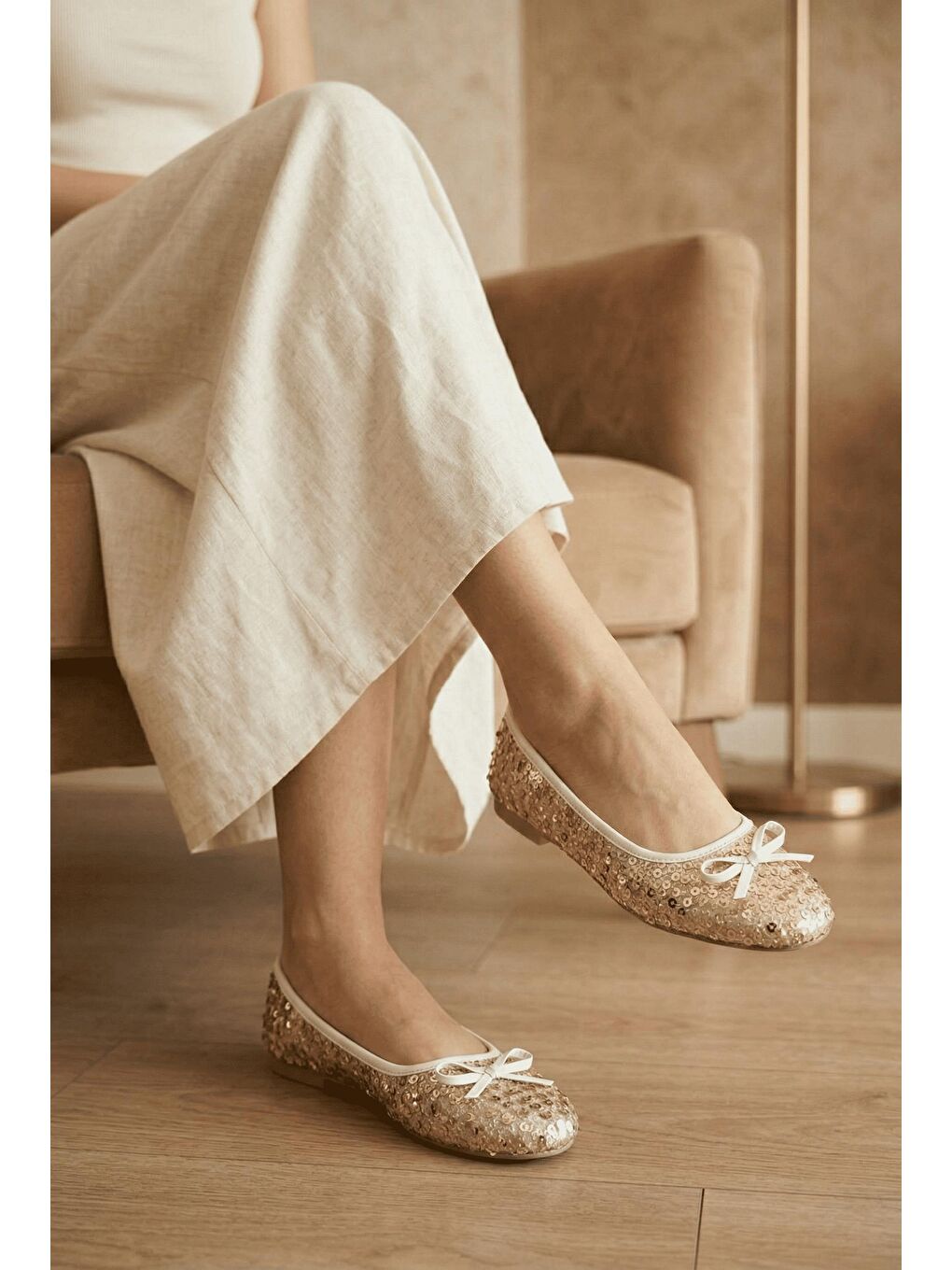 Sarı Eya Işıltılı Payet İşlemeli Kadın Babet - Rahat Tabanlı Fiyonk Detaylı Kadın Ayakkabı-1