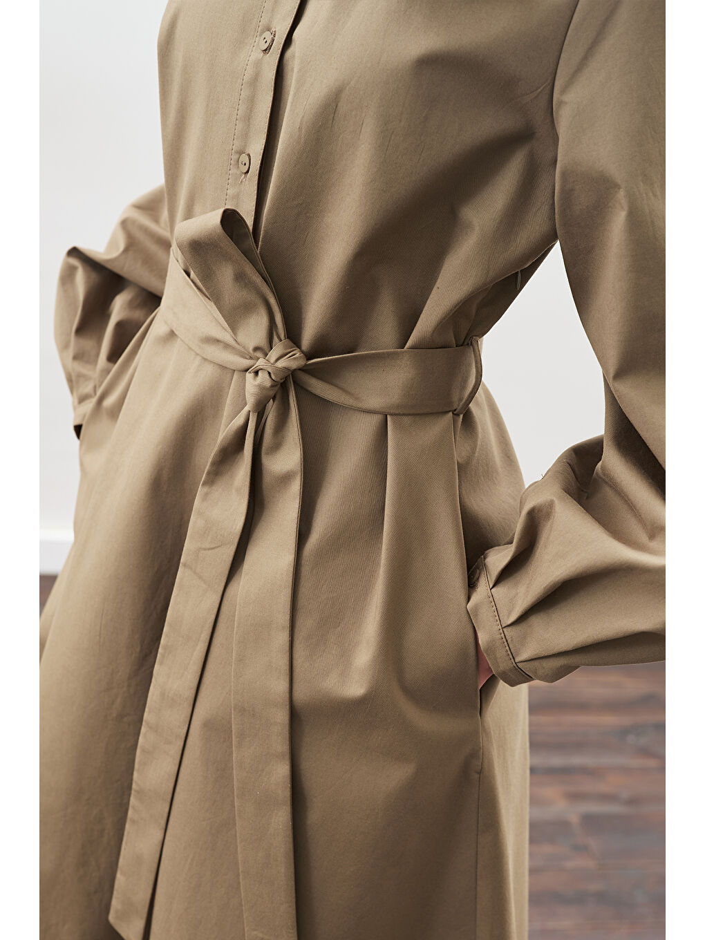 Yakası Bağlama Detaylı Elbise Haki-4