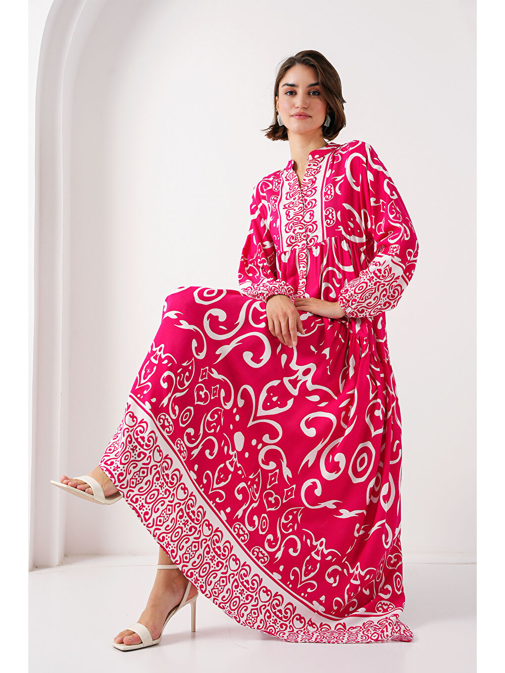 2423 Otantik Desenli Tesettür Elbise - L. Fuşya