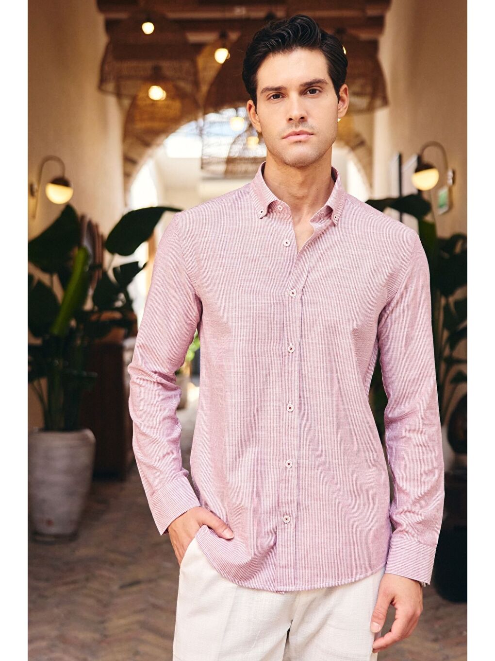 Pembe Kure Erkek Gömlek Modern Slim Fit Keten Görünümlü İnce ve Çizgili Doku