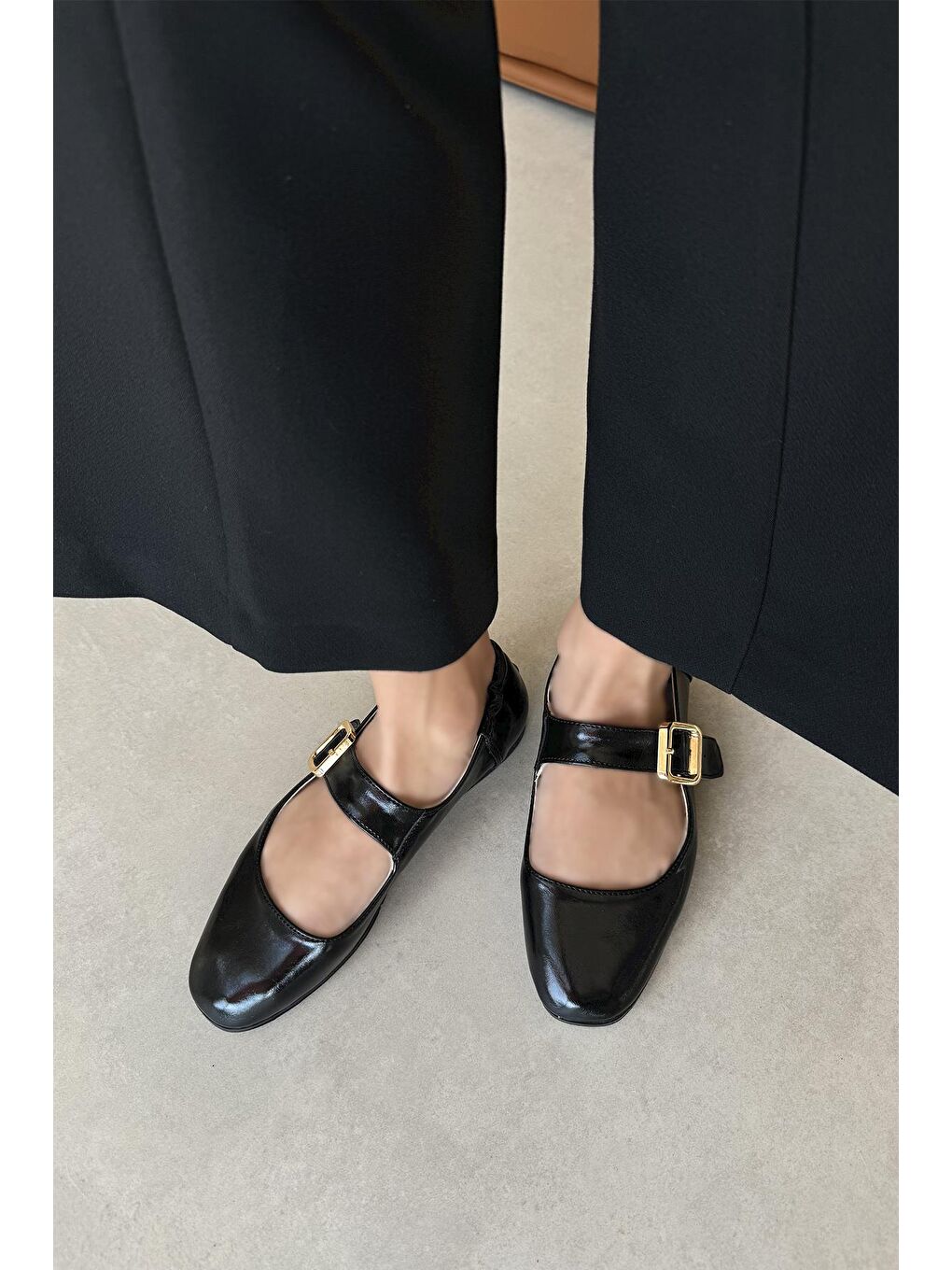 Winny Kadın Toka Detay Deri Babet Siyah-2