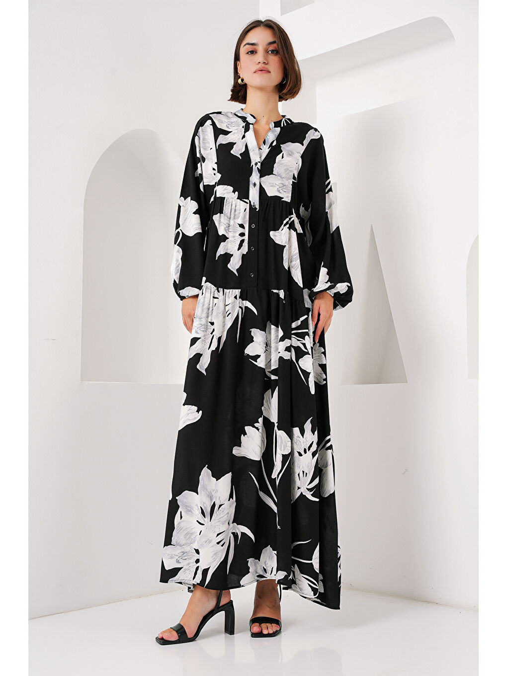 2423 Otantik Desenli Tesettür Elbise - J. Siyah-1