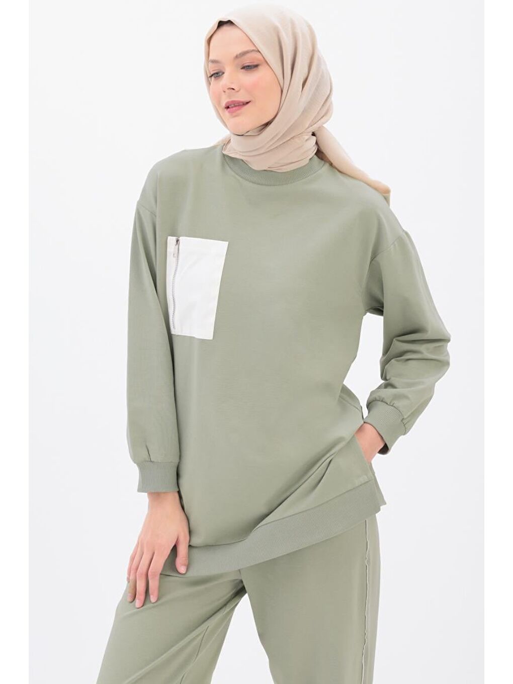 Yeşil Defne-Yanları Şeritli Eşofman Takımı