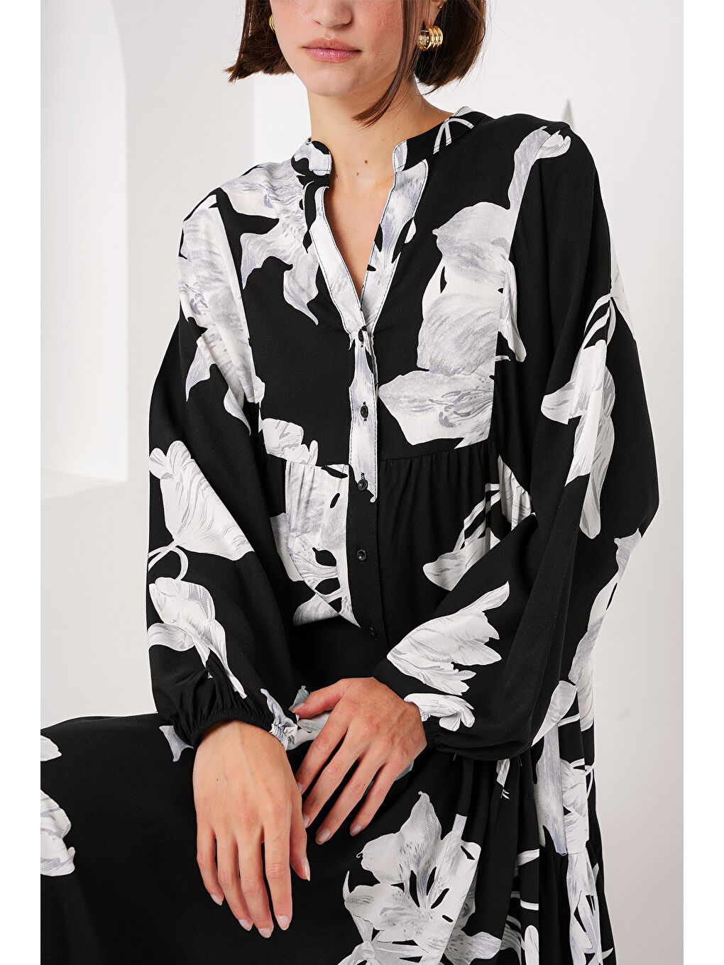 2423 Otantik Desenli Tesettür Elbise - J. Siyah-3