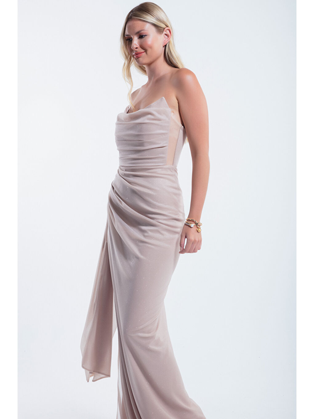 Kadın Bej Göğüs Drapeli Yırtmaçlı Simli Abiye-1