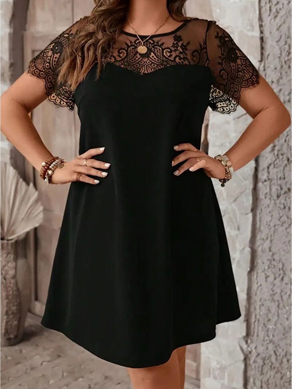 Siyah Kadın Kısa Kollu Dantel Bisiklet Yaka Ve Kol Dantel Detaylı Janjan Krep Elbise-4