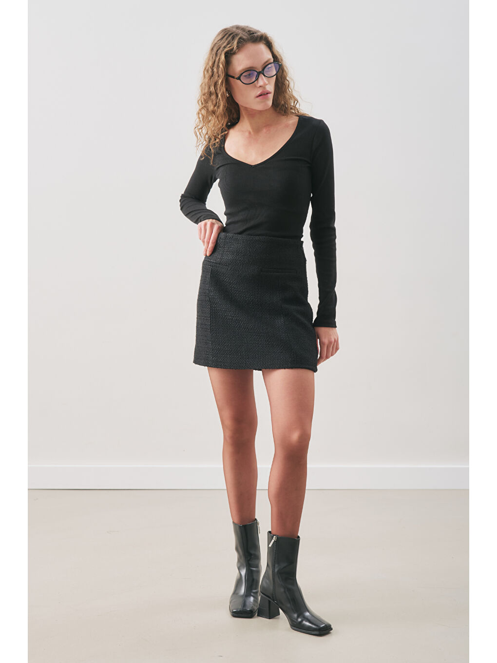 Bukle Kumaş Mini Etek Siyah-2