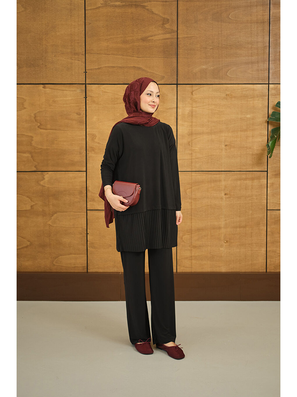 Kadın Alt Piliseli Bisiklet Yaka Takım Siyah-2