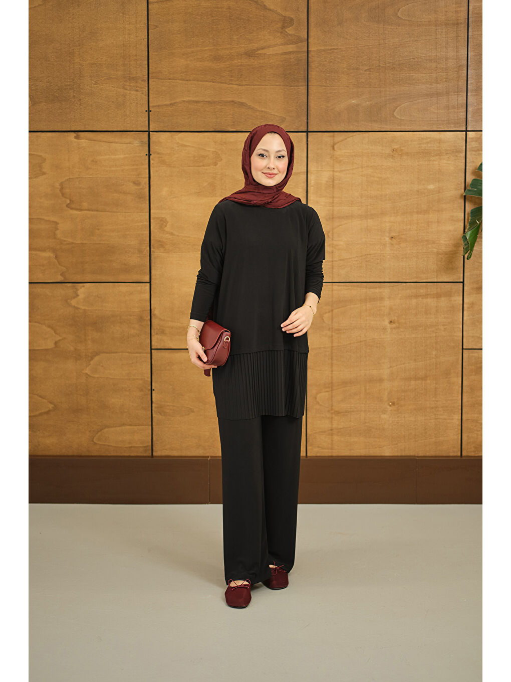 Kadın Alt Piliseli Bisiklet Yaka Takım Siyah-4