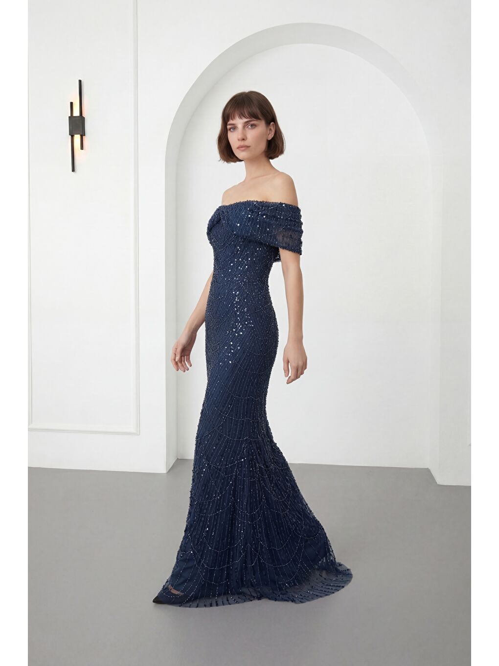 Kadın Lacivert Kayık Yaka Boncuklu Uzun Balık Abiye Elbise