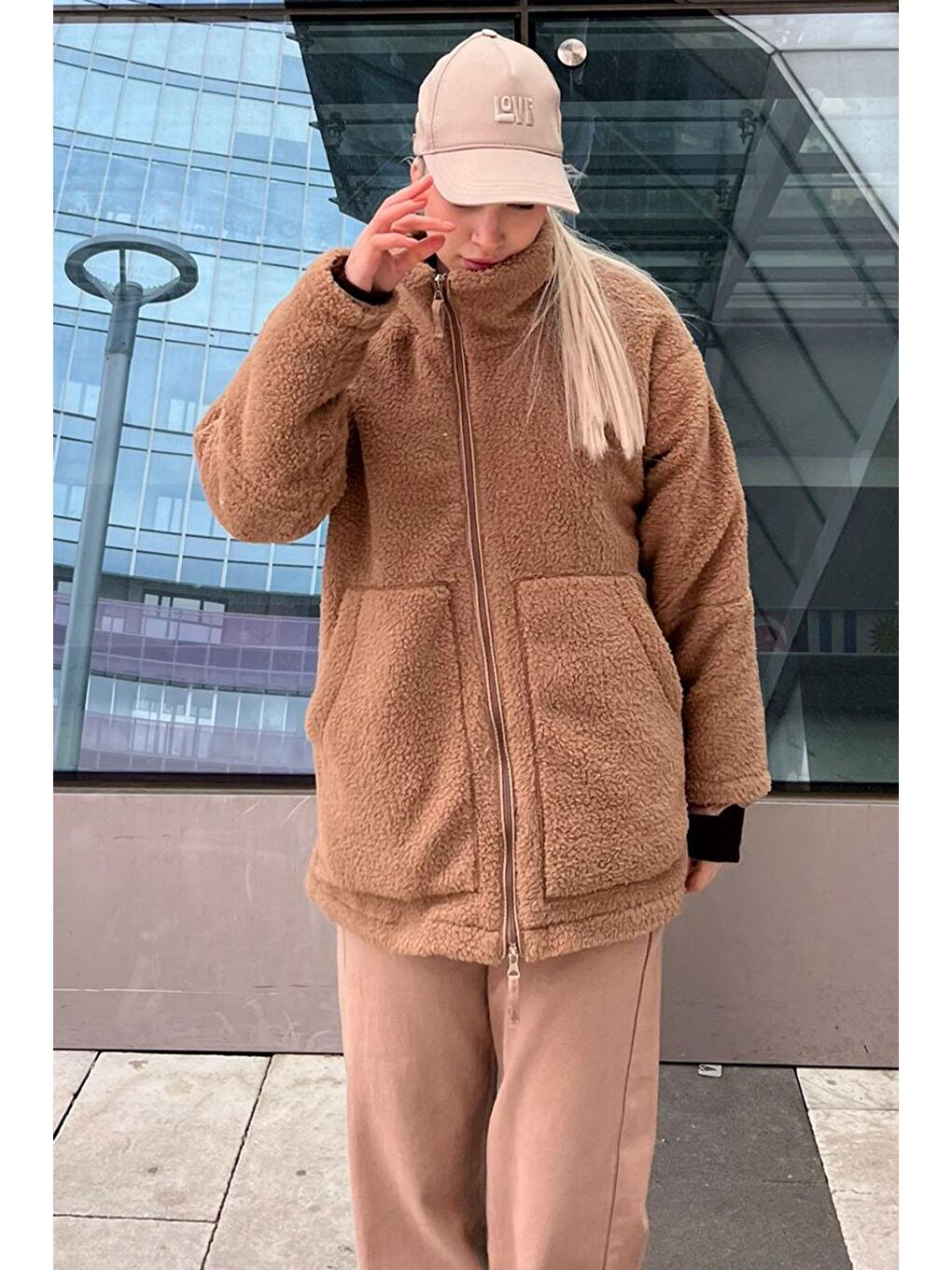 Bej Oversize Fermuarlı Polar Kadın Mont Mg2607-1
