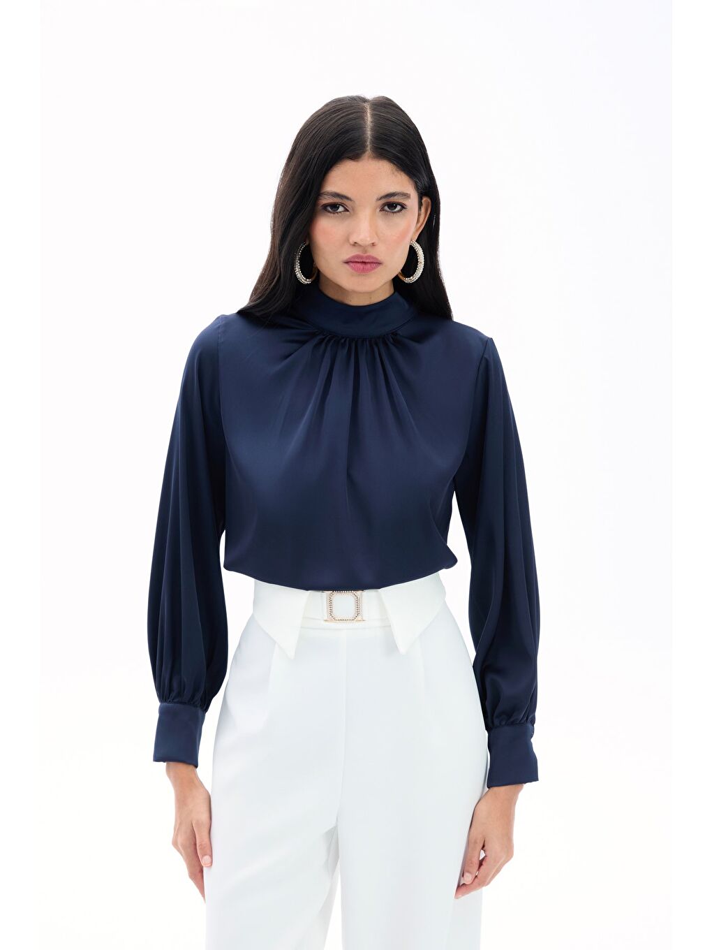 Yaka Detaylı Saten Bluz - Lacivert-3