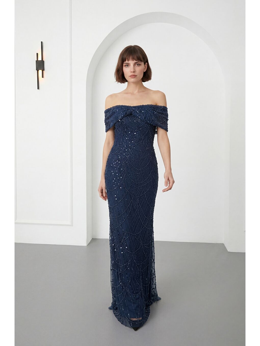 Kadın Lacivert Kayık Yaka Boncuklu Uzun Balık Abiye Elbise-1