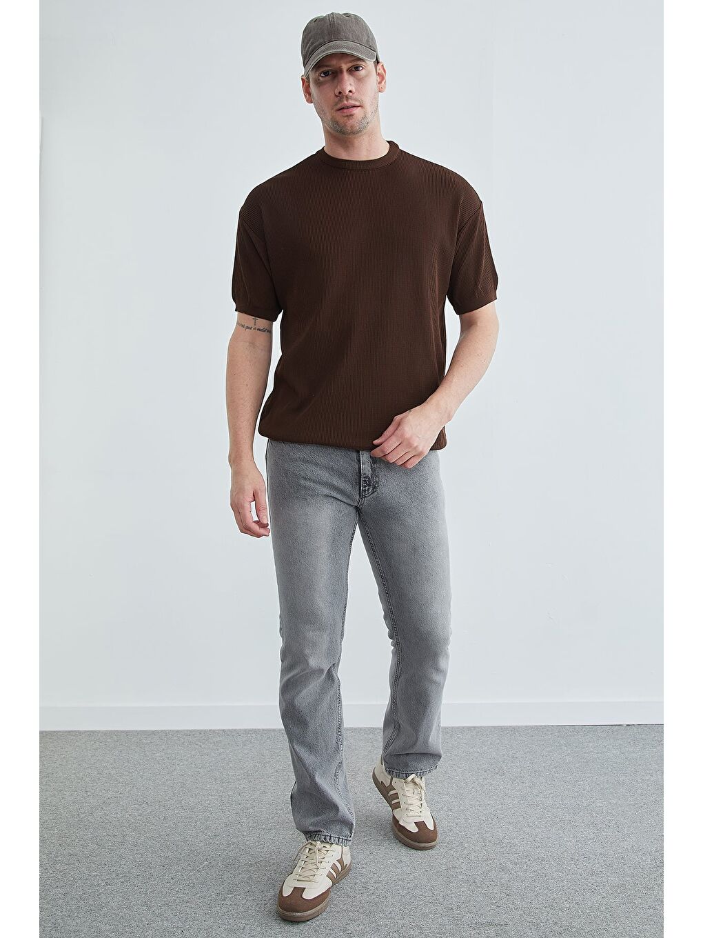 Kahverengi Selanik Örgüsü Desenli Triko Tişört-2