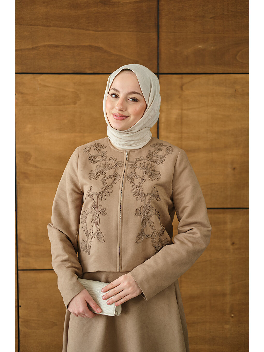 Bej Kadın Nakışlı Nubuk Detay Takım Vizon-1