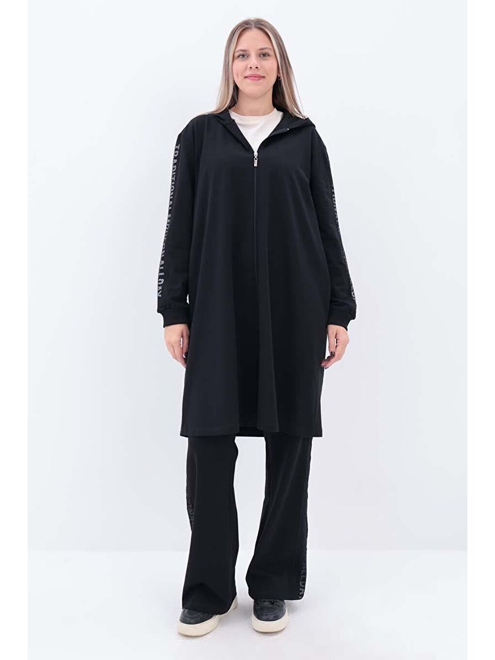 Siyah-Baskılı Fileli Büyük Beden Eşofman Takımı-1