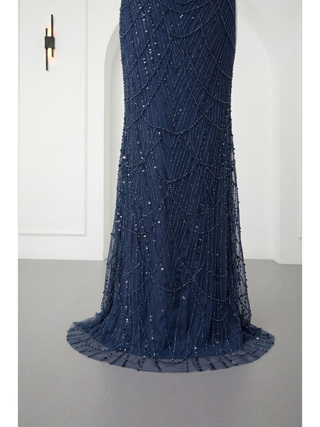 Kadın Lacivert Kayık Yaka Boncuklu Uzun Balık Abiye Elbise-3