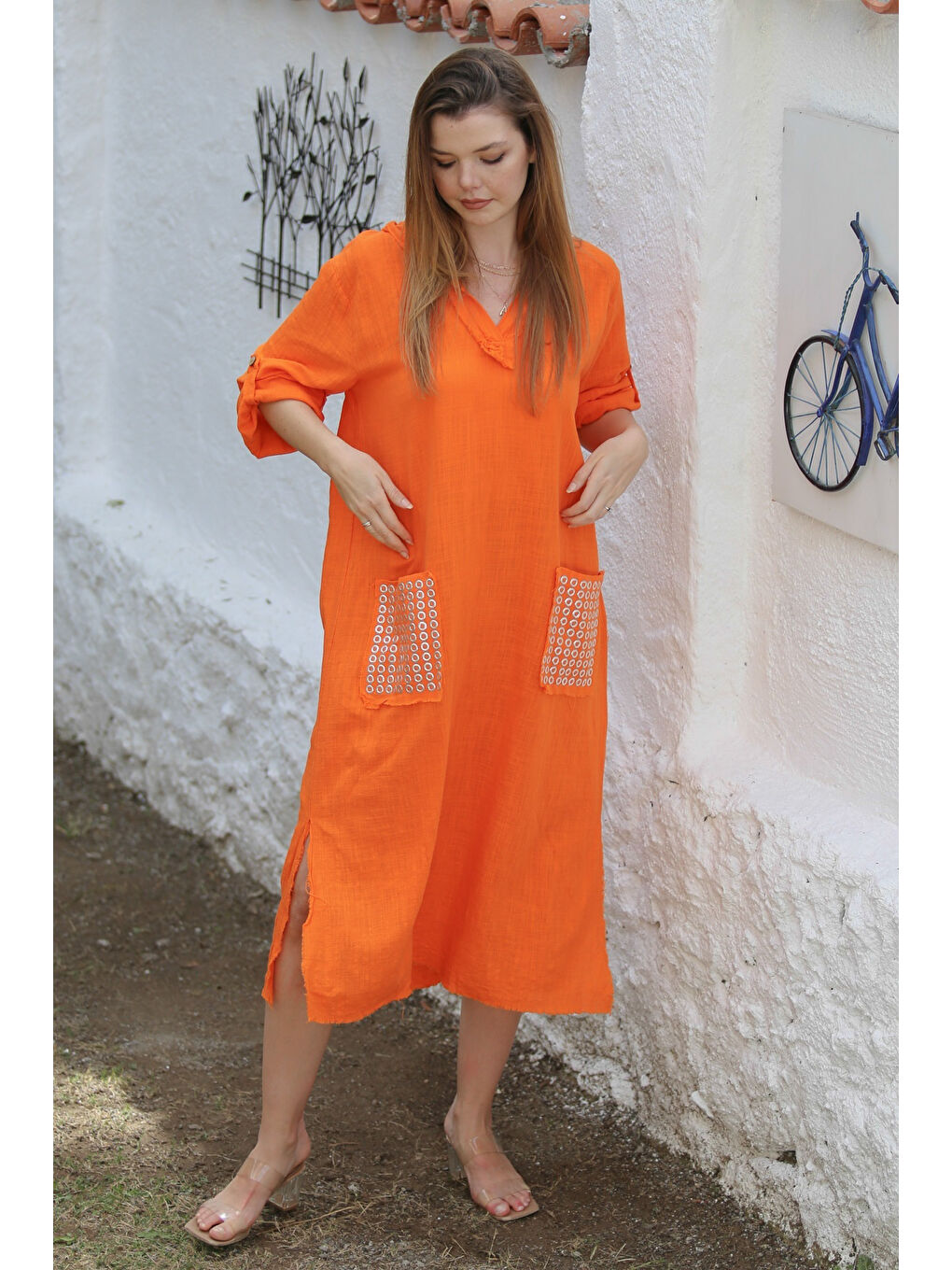 Turuncu Kapüşonlu Düğmeli Uzun Kollu Cepli Yırtmaçlı Troklu Dokuma Casual Elbise-5