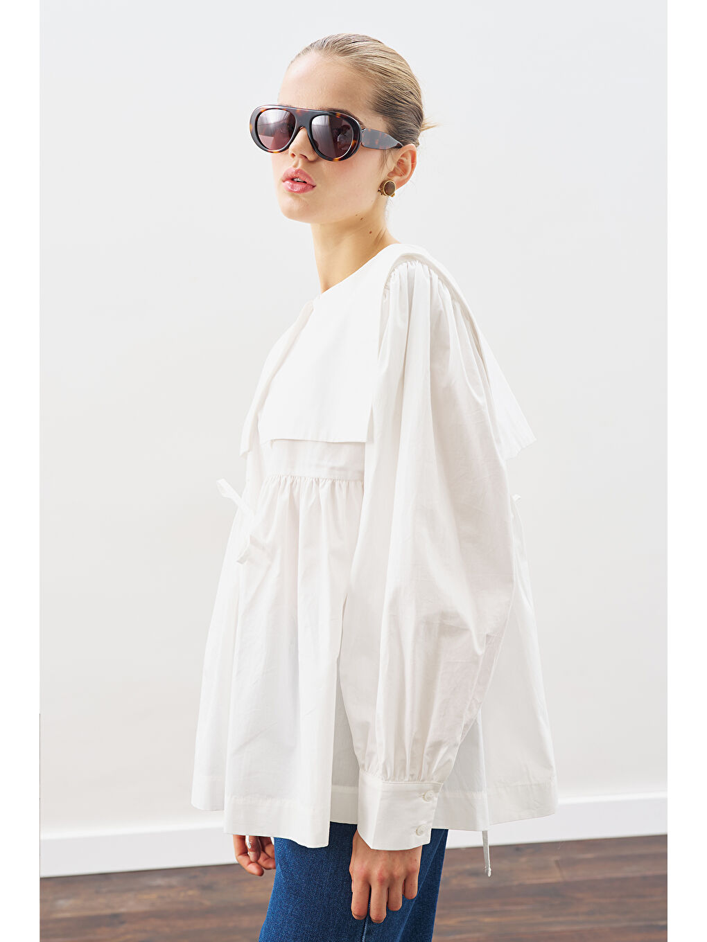 Geniş Yakalı Kuşaklı Gömlek Ekru-1