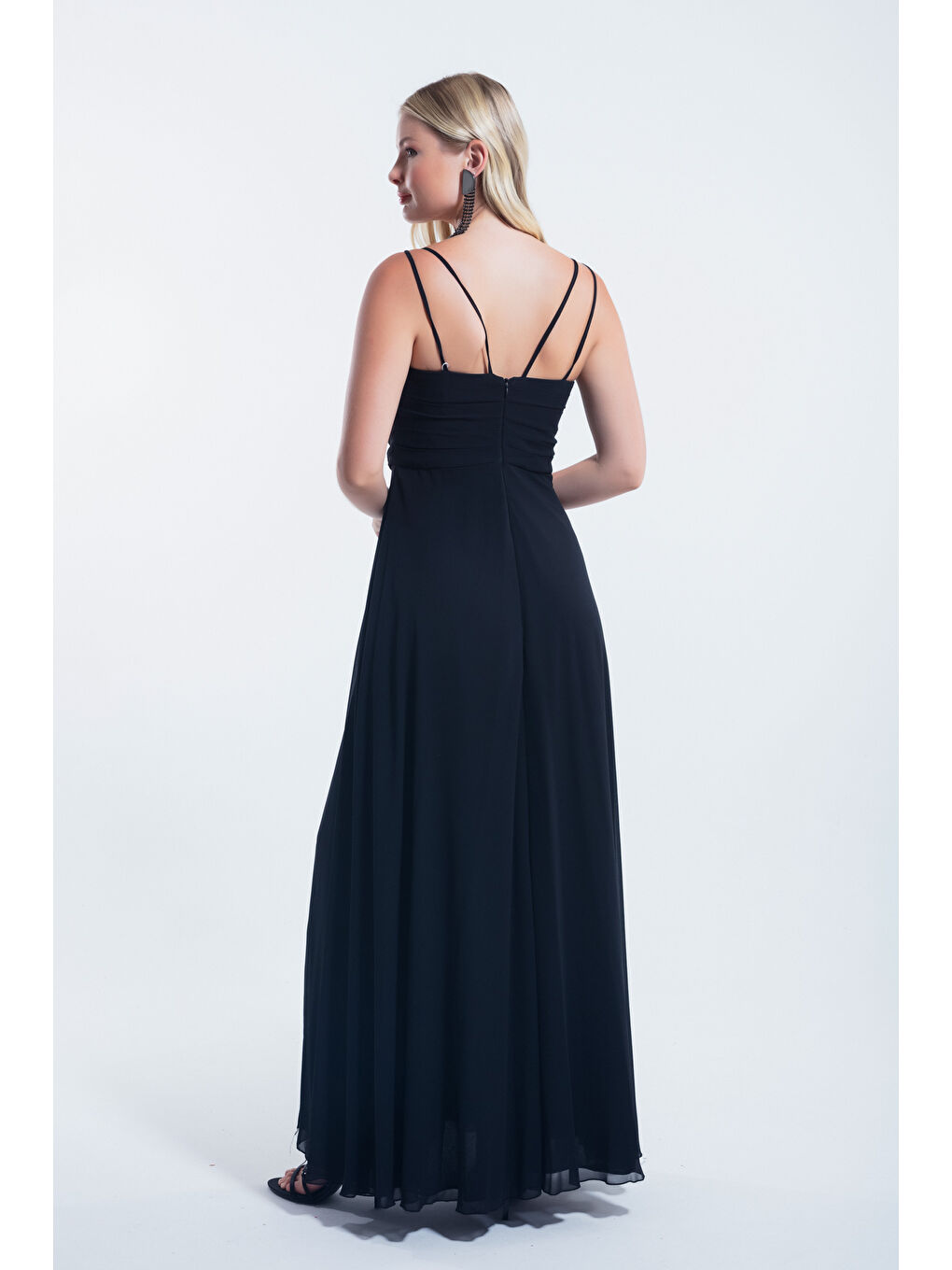 Kadın Siyah Askılı Şifon Abiye Elbise-4