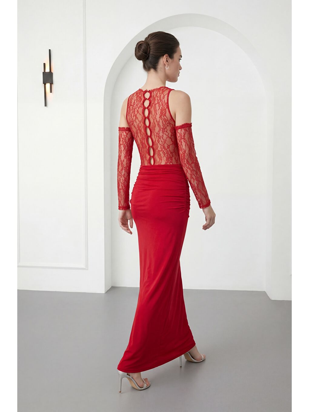 Kadın Kırmızı Dantel Detaylı Derin Degaje Yaka Abiye & Mezuniyet Elbisesi-1