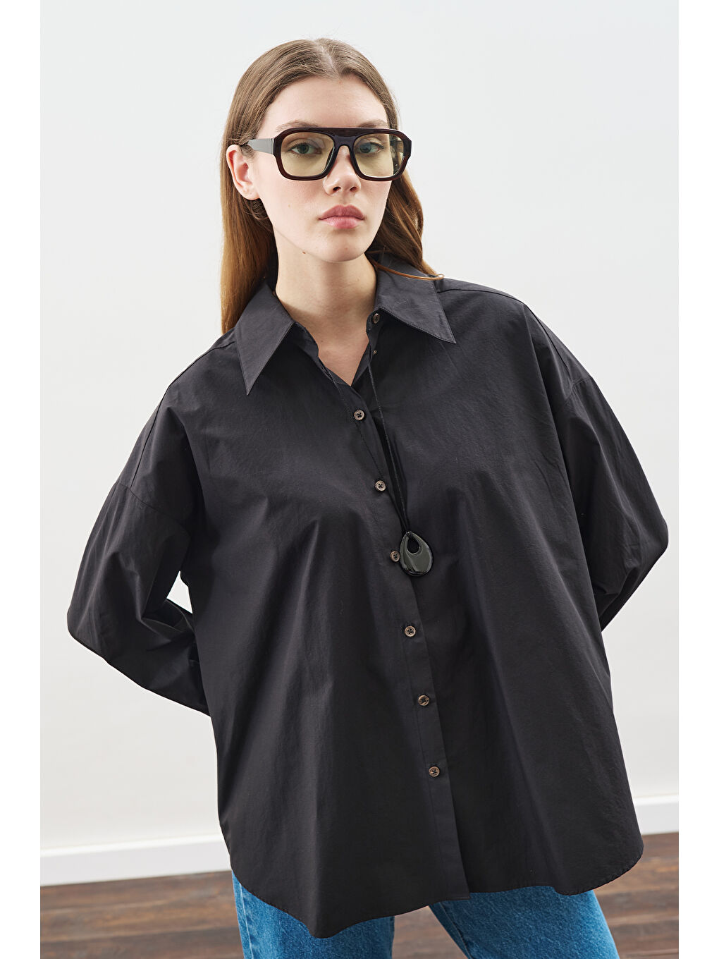 Tasarım Detaylı Oversıze Gömlek Siyah-5