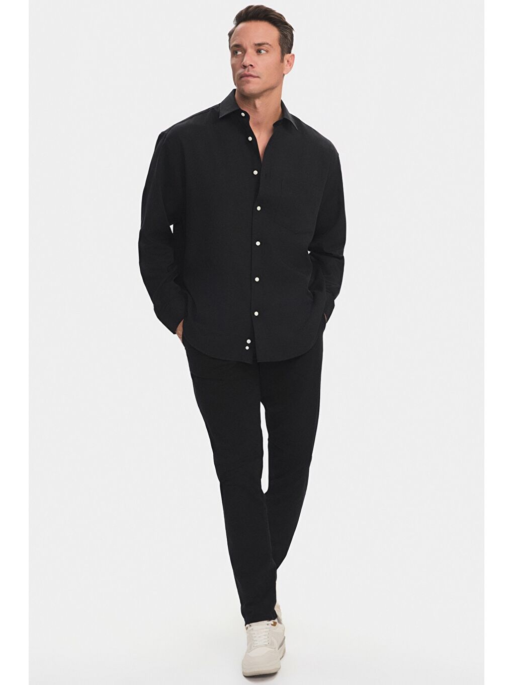 Siyah Exclusive Erkek Regular Fit Düğmeli Yaka Gömlek-4