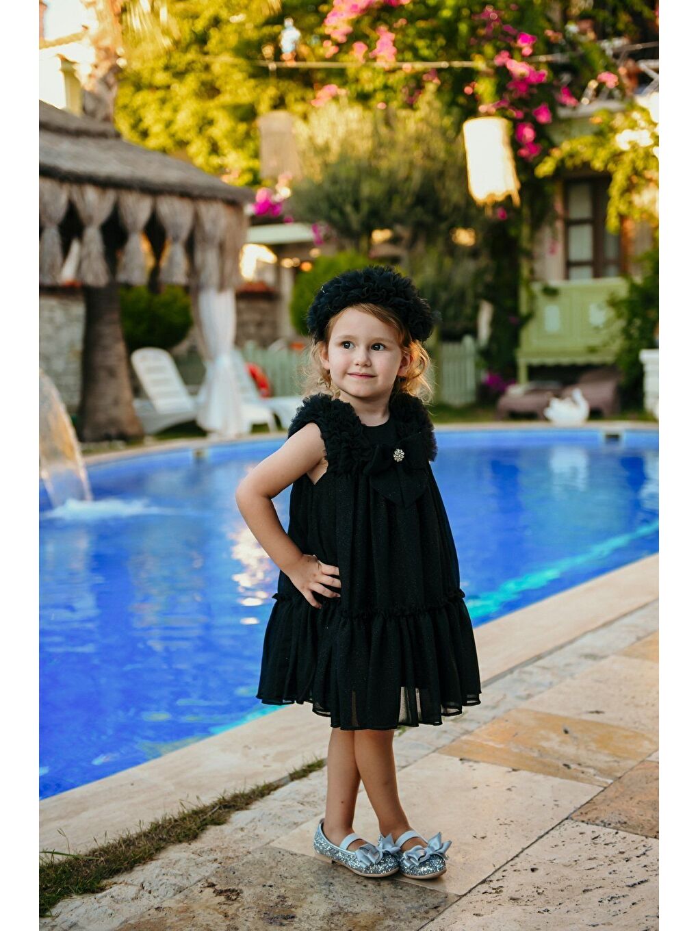 Siyah Taç Aksesuarlı Omuz Fırfır Detaylı Fiyonklu Kız Çocuk Abiye