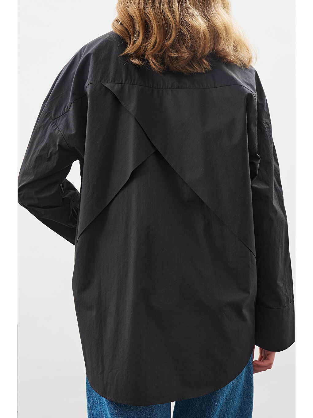 Tasarım Detaylı Oversıze Gömlek Siyah-7