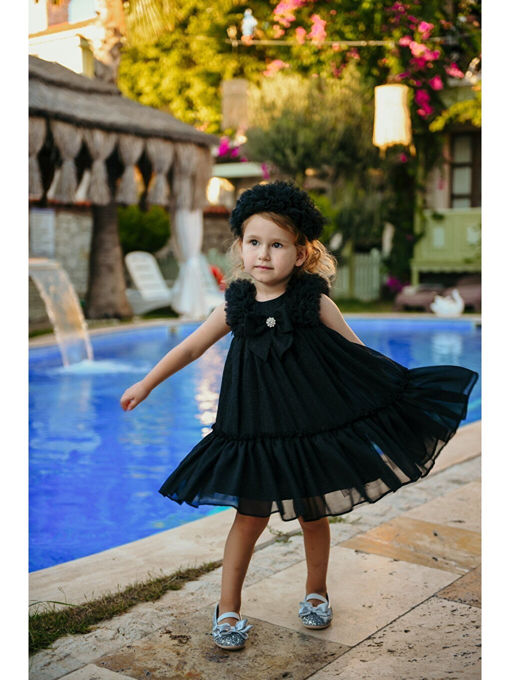 Siyah Taç Aksesuarlı Omuz Fırfır Detaylı Fiyonklu Kız Çocuk Abiye-1