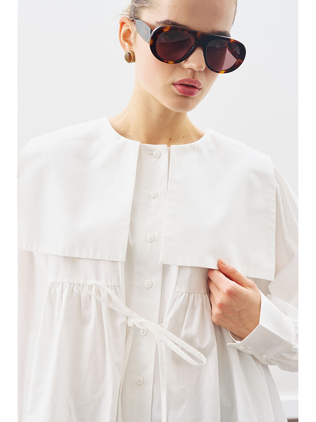 Geniş Yakalı Kuşaklı Gömlek Ekru-5