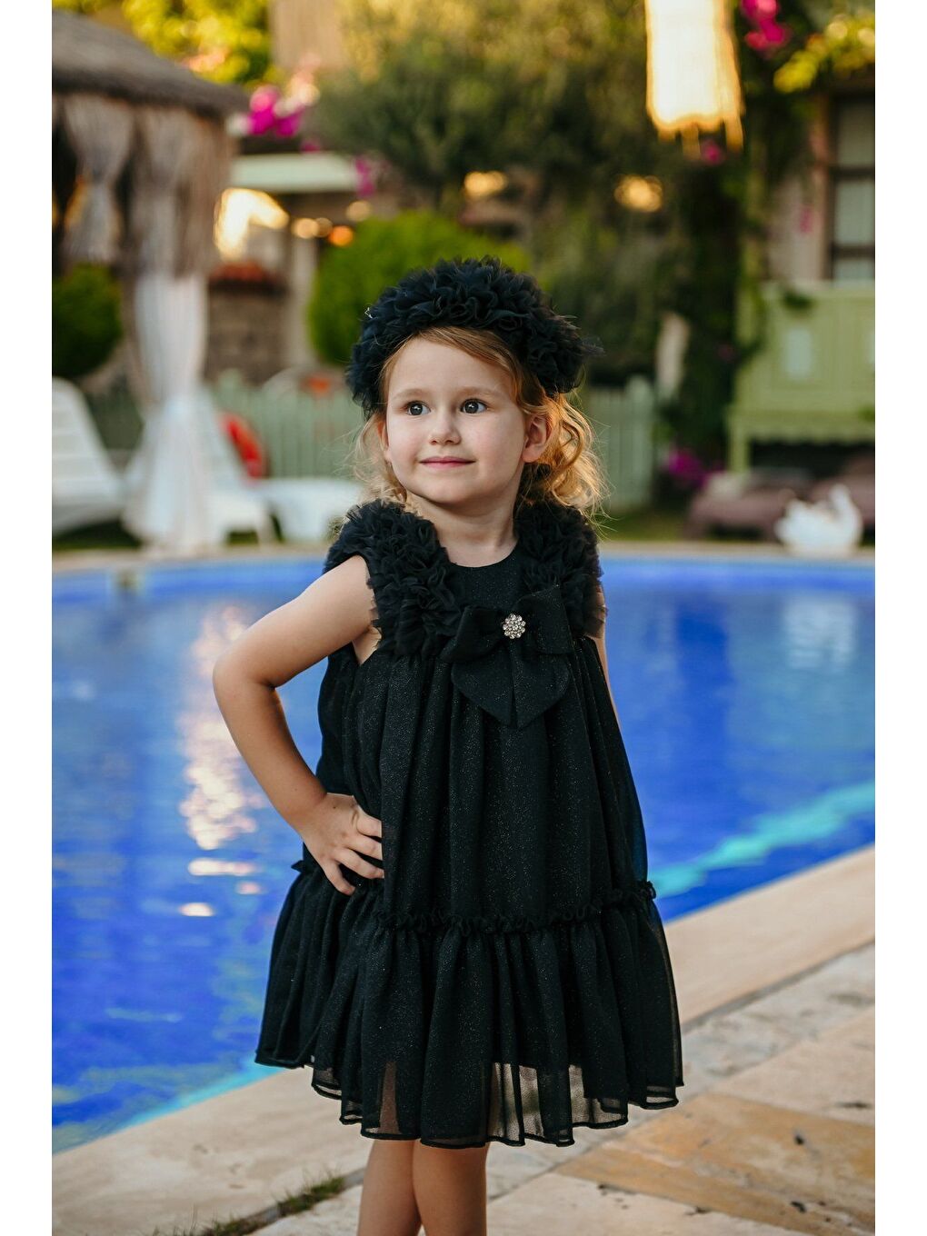Siyah Taç Aksesuarlı Omuz Fırfır Detaylı Fiyonklu Kız Çocuk Abiye-4