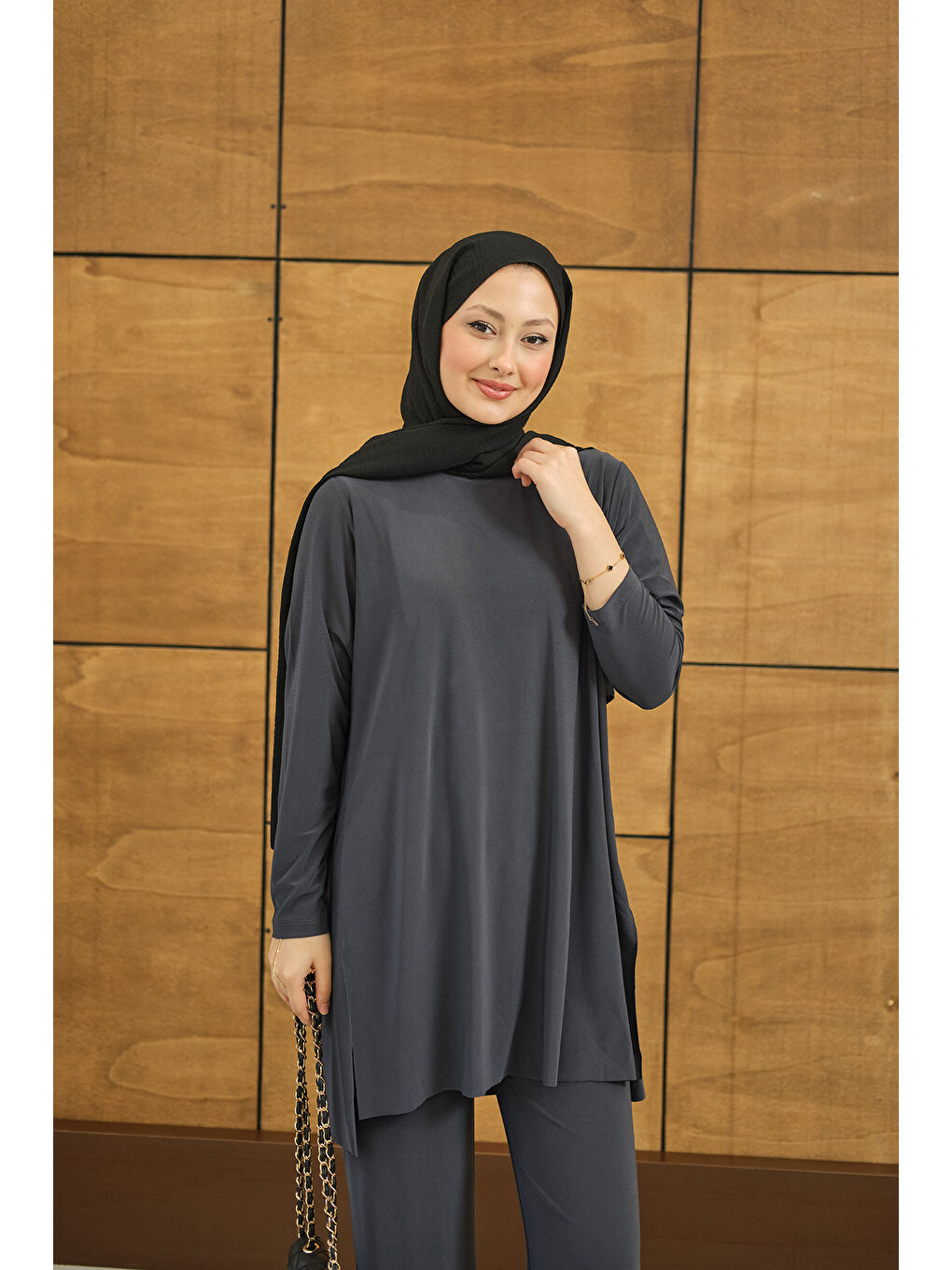 Kadın Yanları Yırtmaç Detay İkili Takım Gri-1