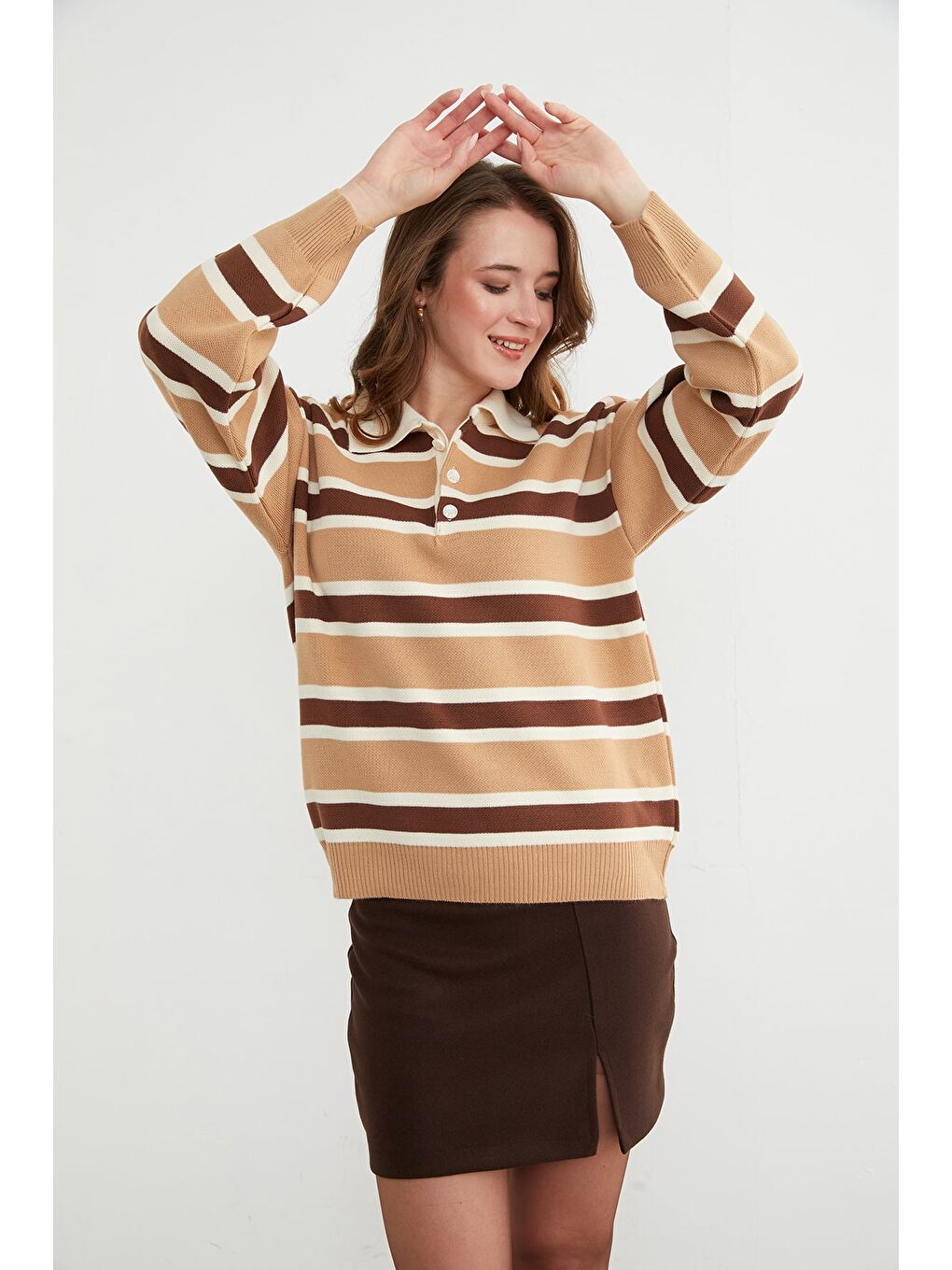 Kahverengi Şeritli Yarım Düğmeli Polo Yaka Triko Kazak-3