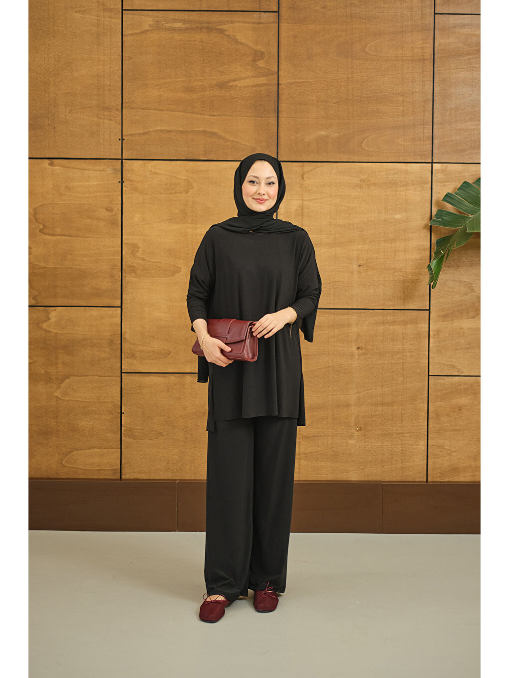 Kadın Yanları Yırtmaç Detay İkili Takım Siyah-3