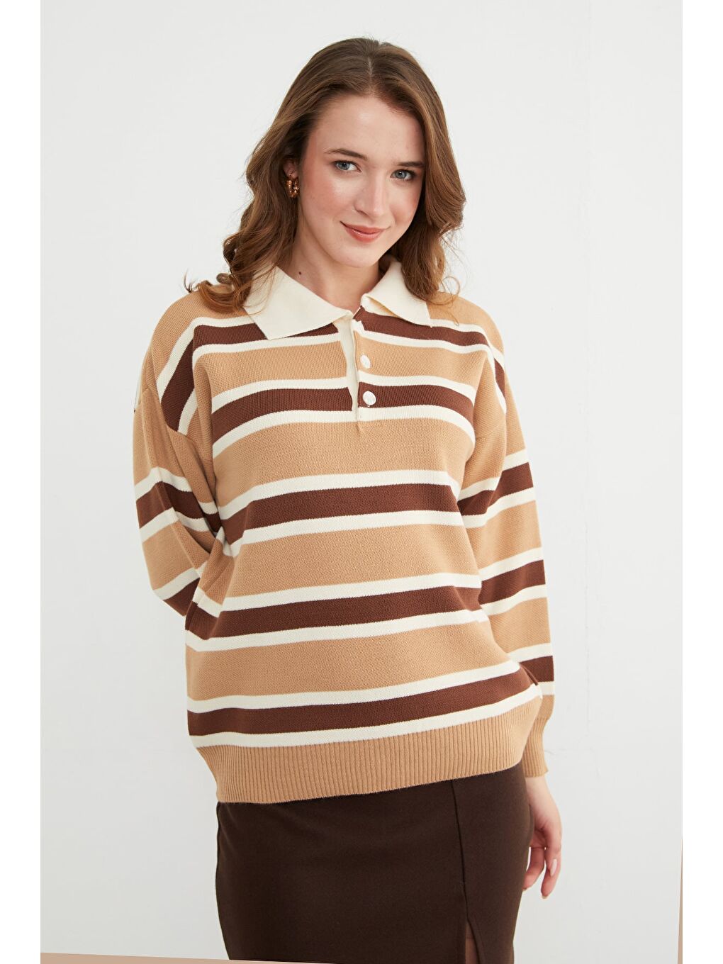 Kahverengi Şeritli Yarım Düğmeli Polo Yaka Triko Kazak-4